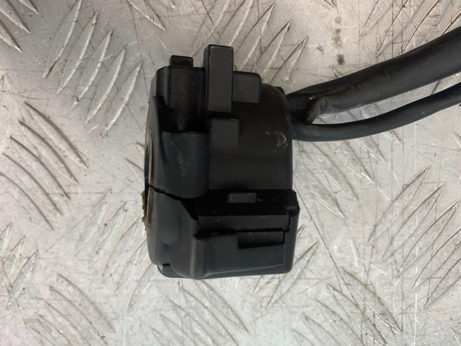HONDA CBR1000 rr FIREBLADE LEFT SWITCH GEAR 2012-2016 (CMB1280)