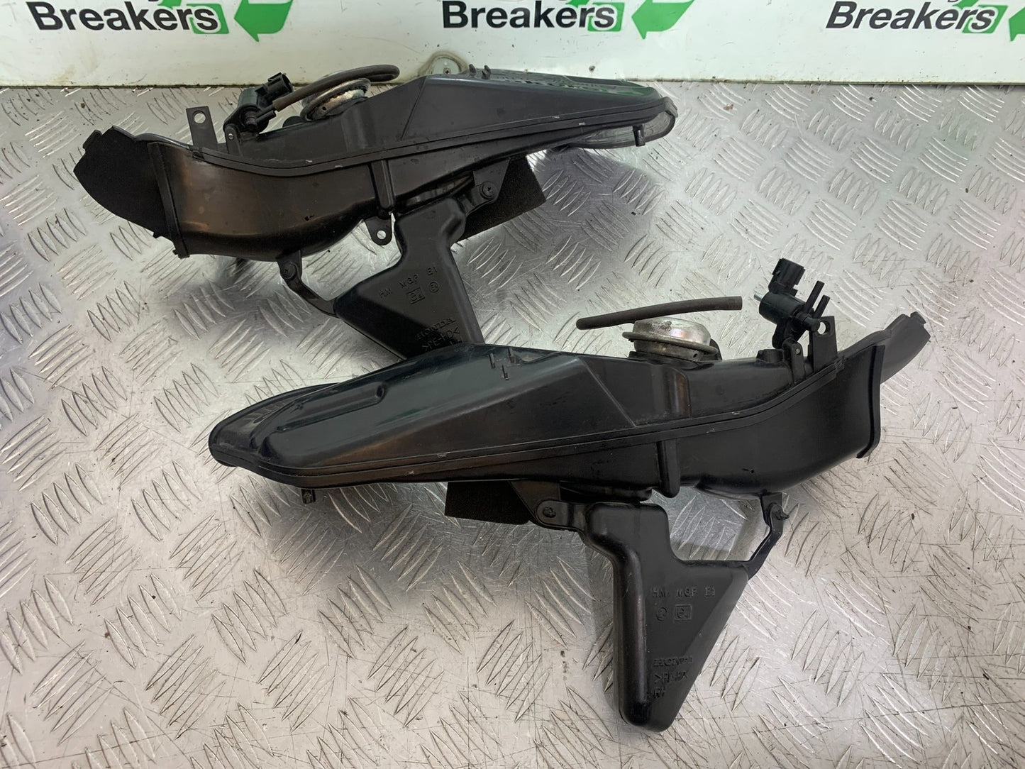 HONDA CBR1000 rr FIREBLADE LEFT & RIGHT AIR TUBES 2012-2016 (CMB1280)