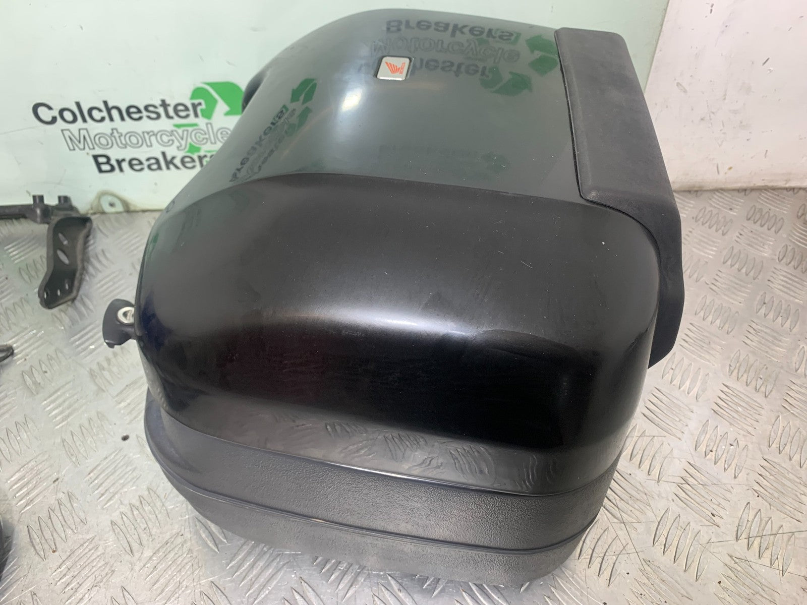 HONDA ST1100 PAN EUROPEAN HONDA TOP BOX AND RACK  YEAR 1993-2001 (CMB1195)