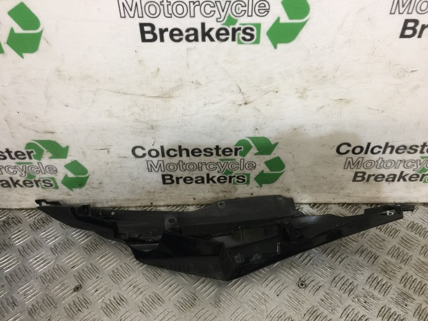 YAMAHA MT03 RIGHT SEAT PANEL   YEAR 2018  (STOCK 801)