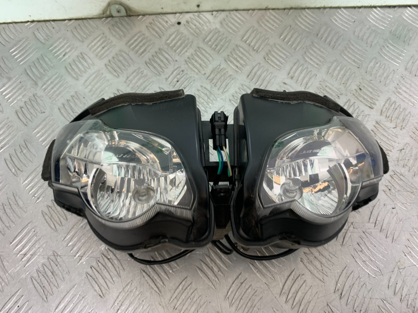 HONDA CBR1000 RR HEADLIGHT  YEAR 2008-2011 (CMB1330)