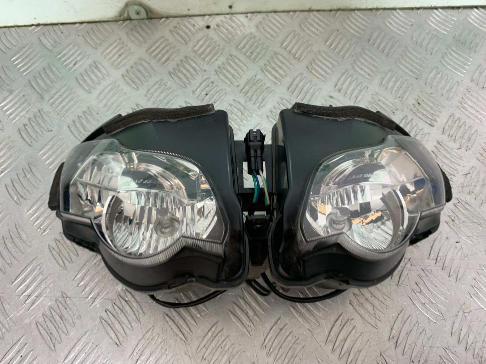 HONDA CBR1000 RR HEADLIGHT  YEAR 2008-2011 (CMB1330)