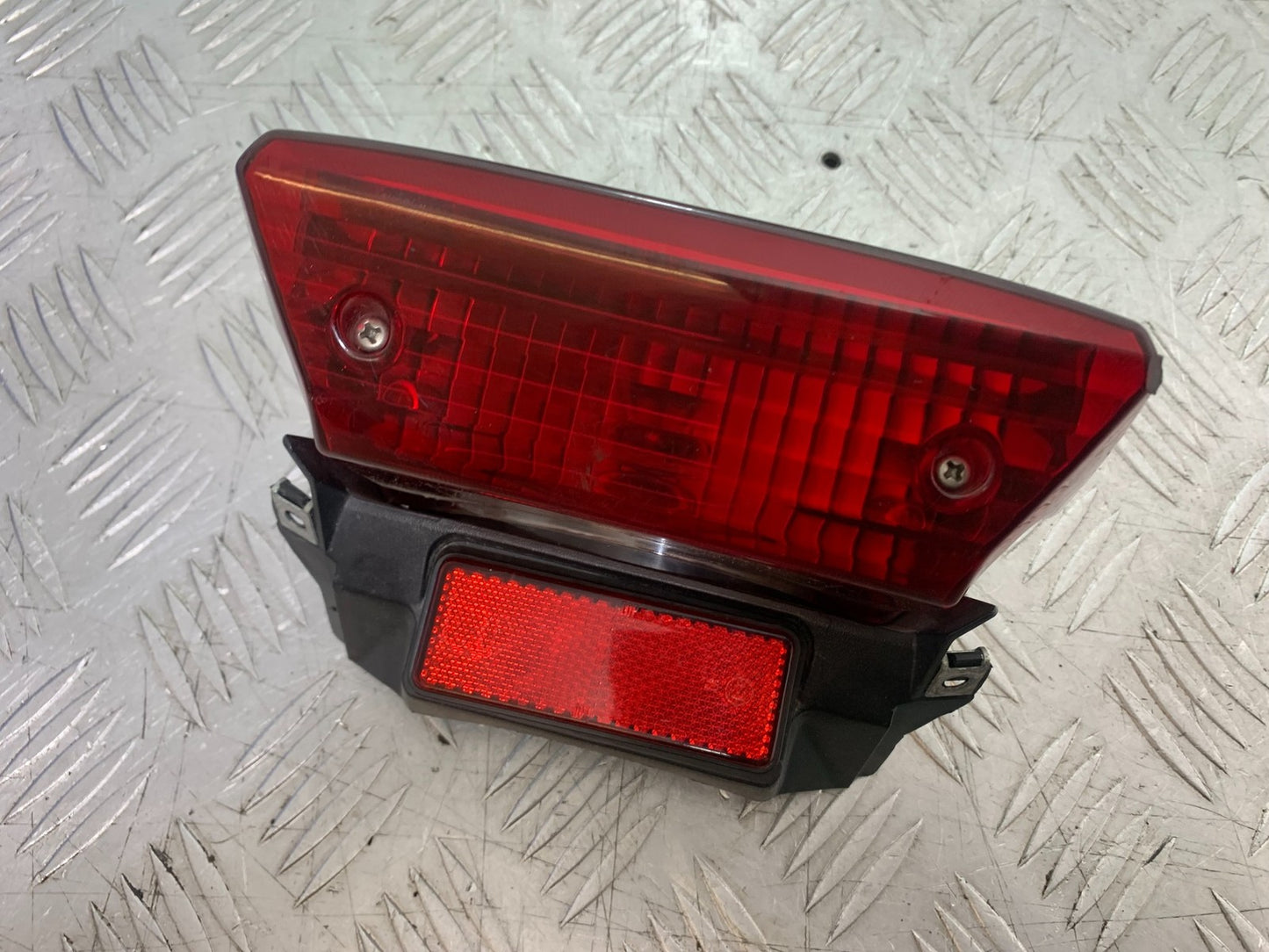 YAMAHA YBR125 YBR 125 REAR LIGHT YEAR 2010-2017 (CMB1252)