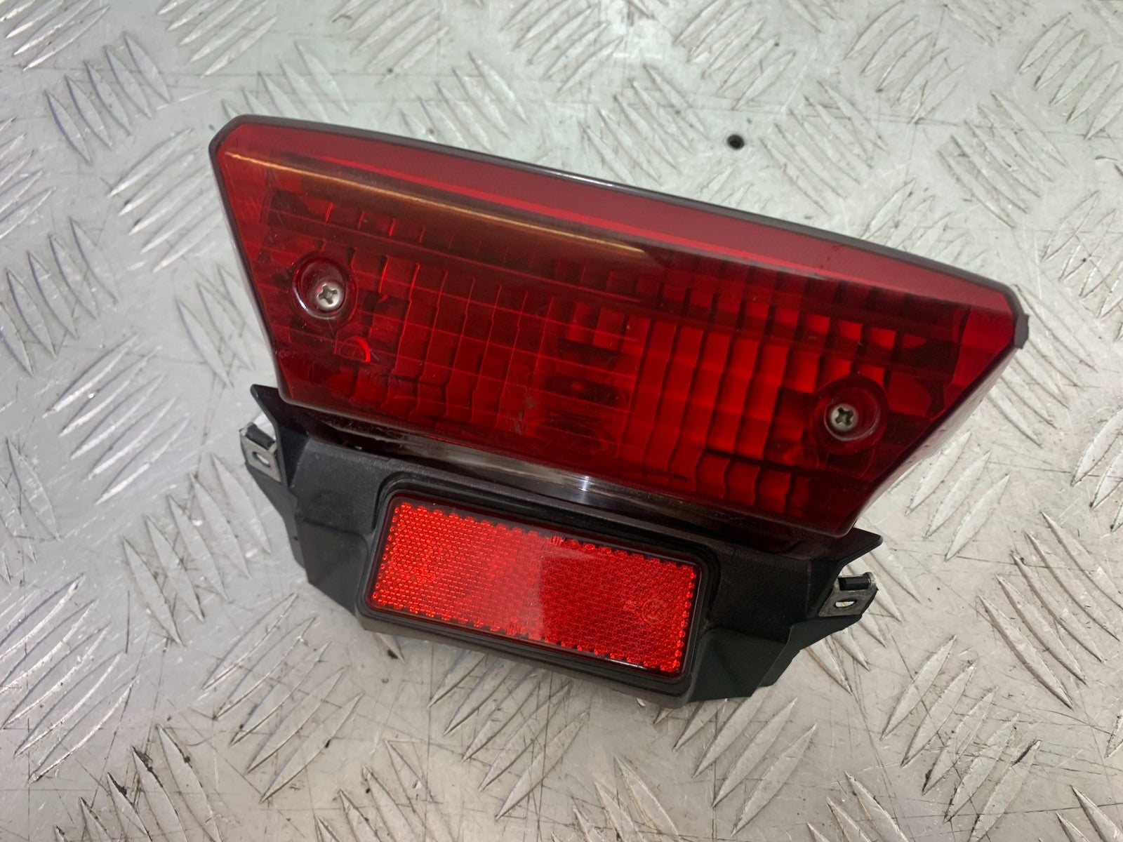 YAMAHA YBR125 YBR 125 REAR LIGHT YEAR 2010-2017 (CMB1252)
