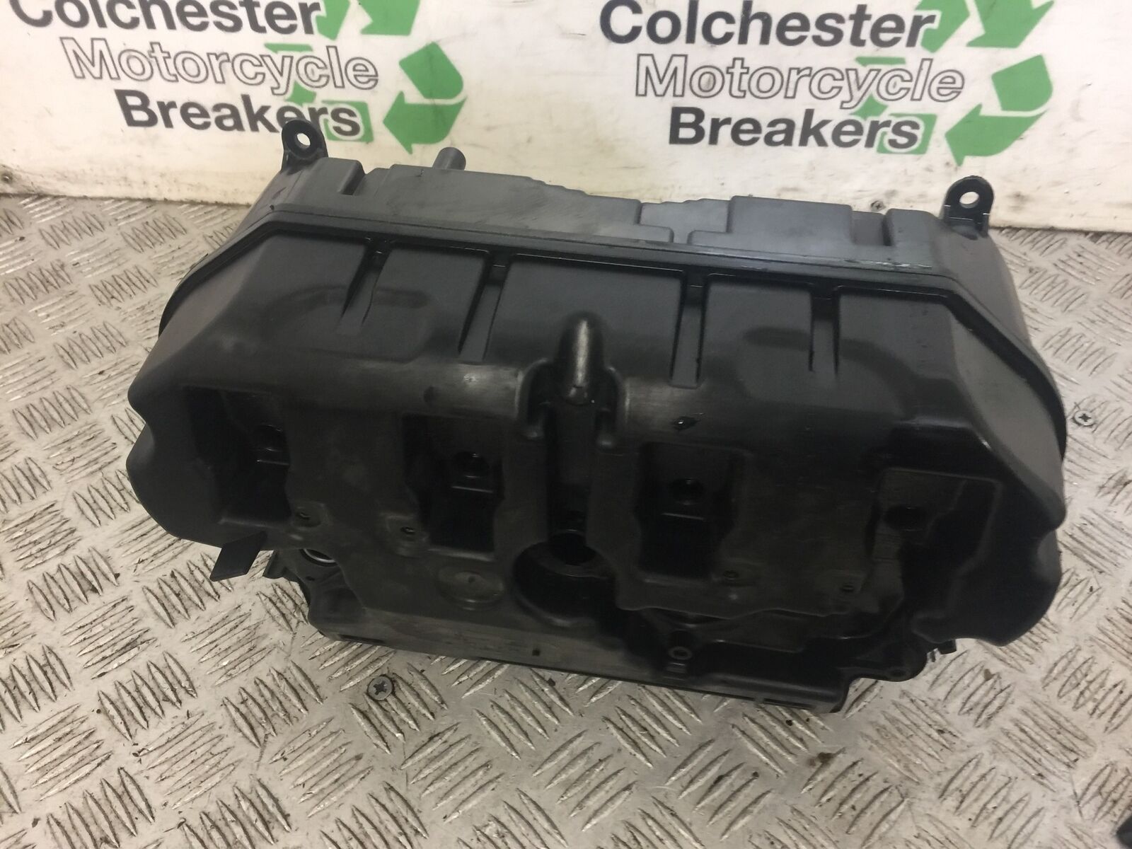 BMW S1000 R AIR BOX   YEAR 2018  (STOCK 645)