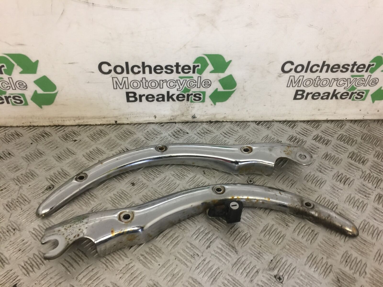 HONDA VT750 VT 750 SHADOW CHROME MUDGUARD RAILS  YEAR 1998-99 (STOCK 685)