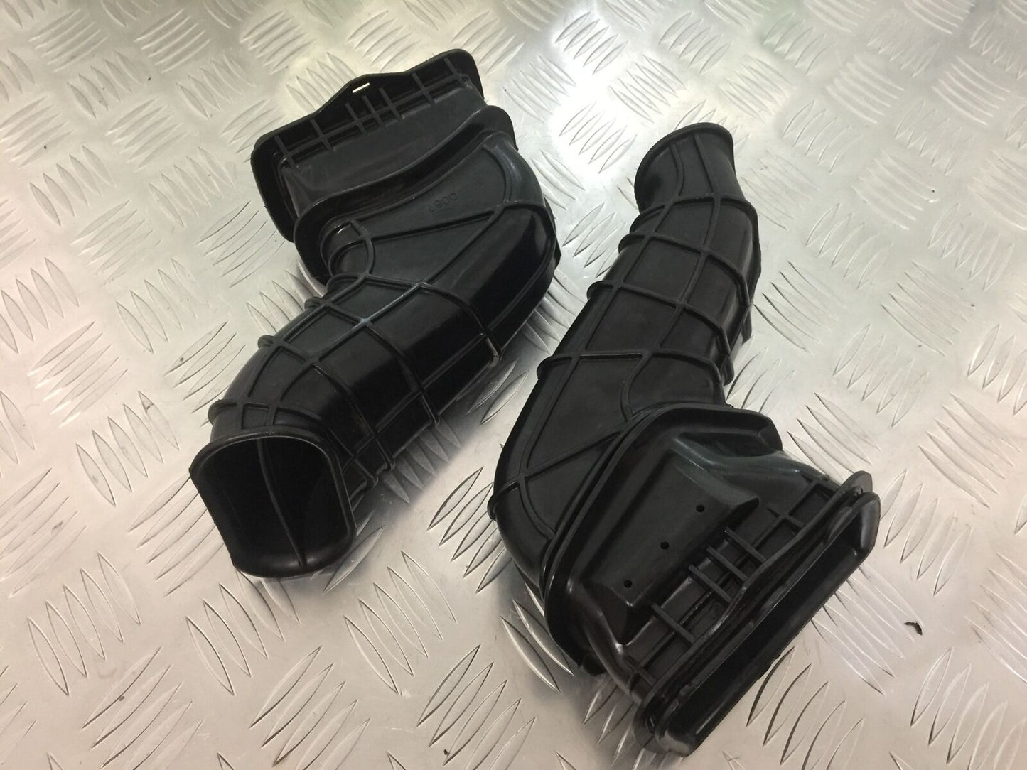 KAWASAKI ZX10R ZX10 R AIR TUBES  YEAR 2004-2005 (STOCK 932)