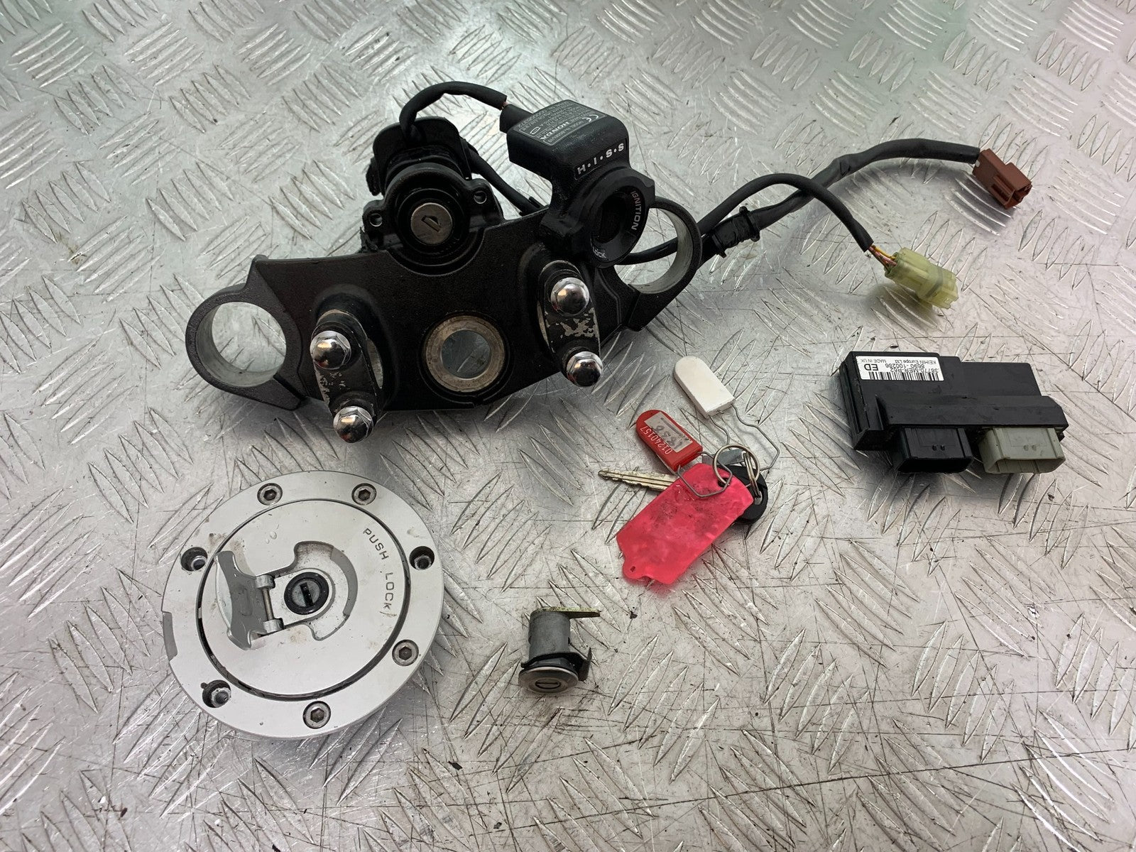 HONDA CBF600 CBF 600 ECU LOCKS AND KEY  YEAR 2004 -07 (CMB1247)