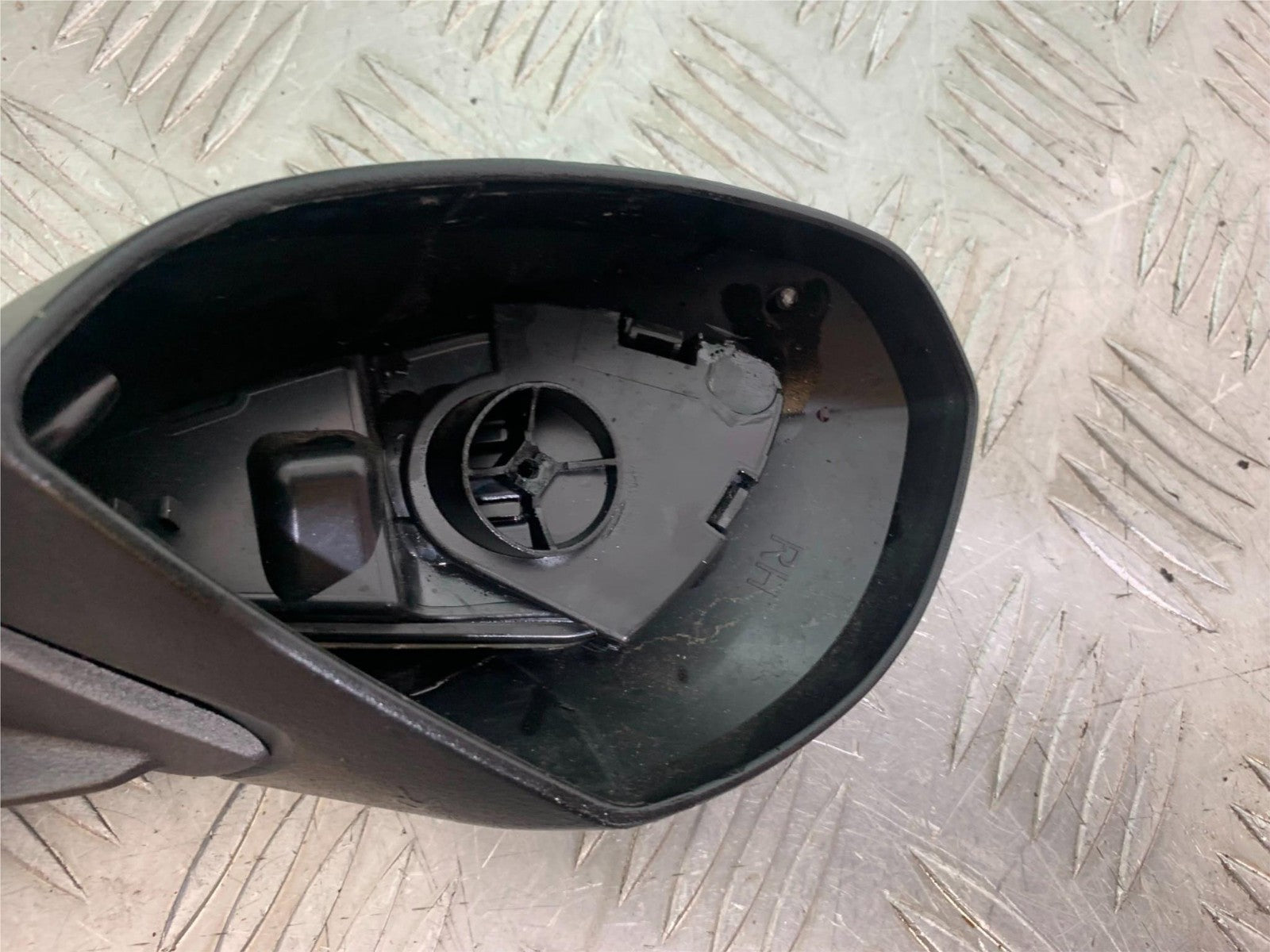 DUCATI 1299 PANIGALE RIGHT MIRROR (DAMAGED SOLD AS PARTS)  YEAR 2016 (CMB 1187)