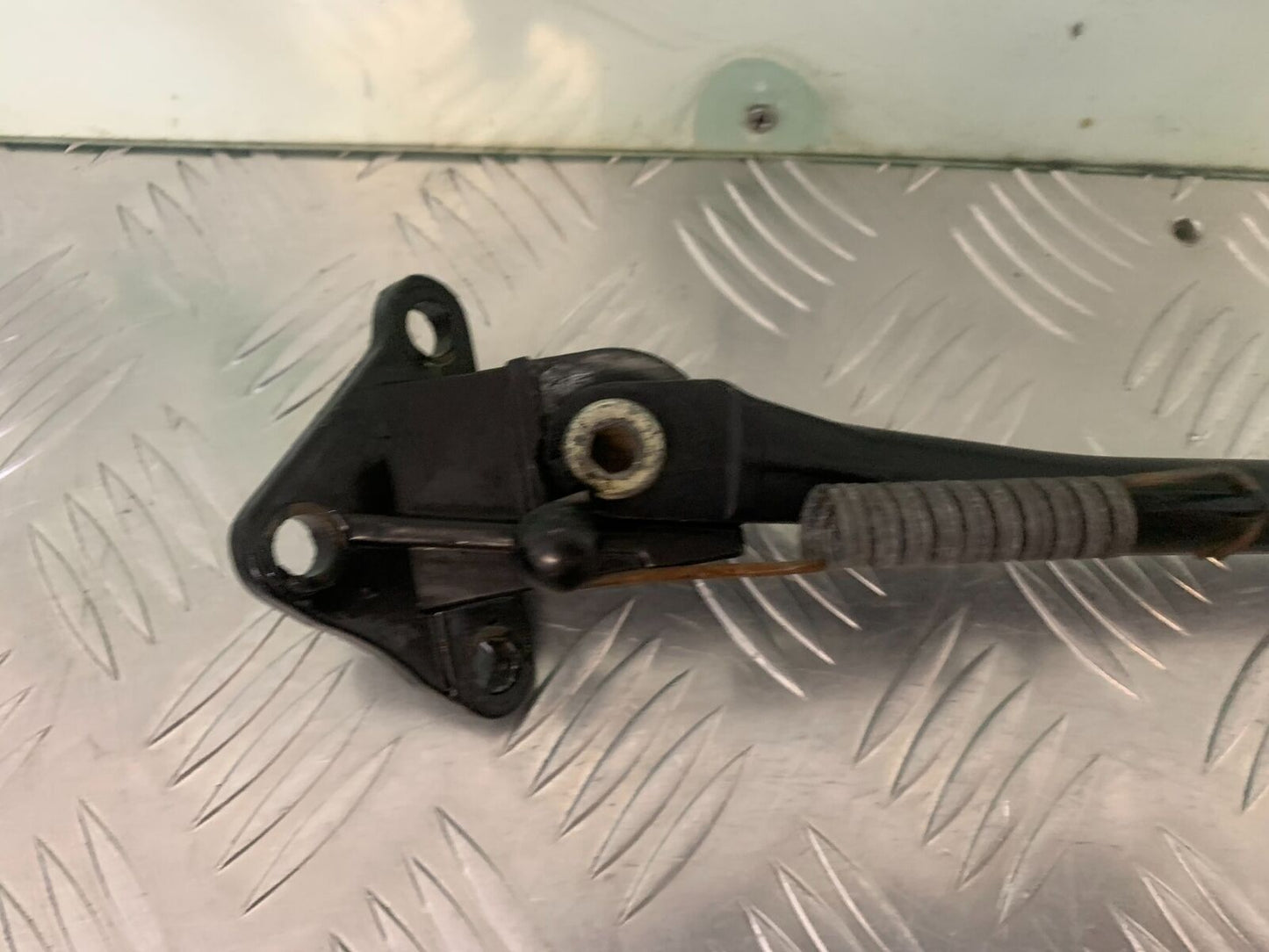 TRIUMPH 955I SPRINT RS SIDE STAND   YEAR 1999-04 (STOCK 989)