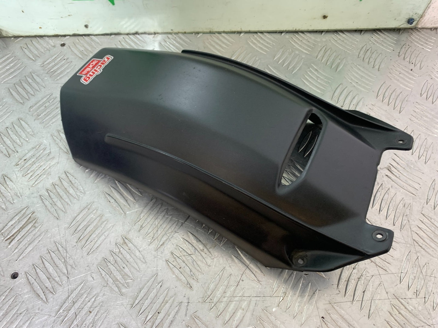 APRILIA RSV1000 RSV 1000 MILLE HUGGER  1998- 2003 (CMB1184)