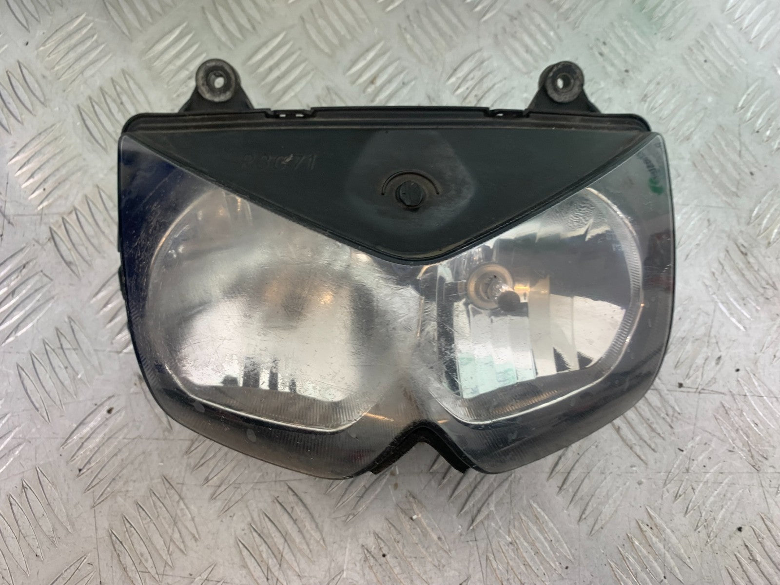 KAWASAKI Z750 Z 750 HEADLIGHT   YEAR 2004-2006  (CMB1234)