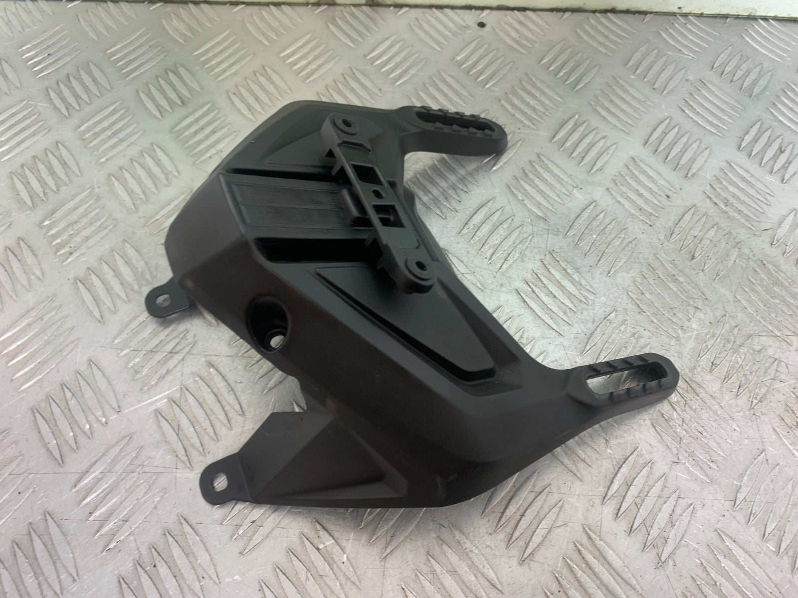 TRIUMPH TIGER 800 XRT SCREEN MOUNT   2018-2020 (CMB1193)