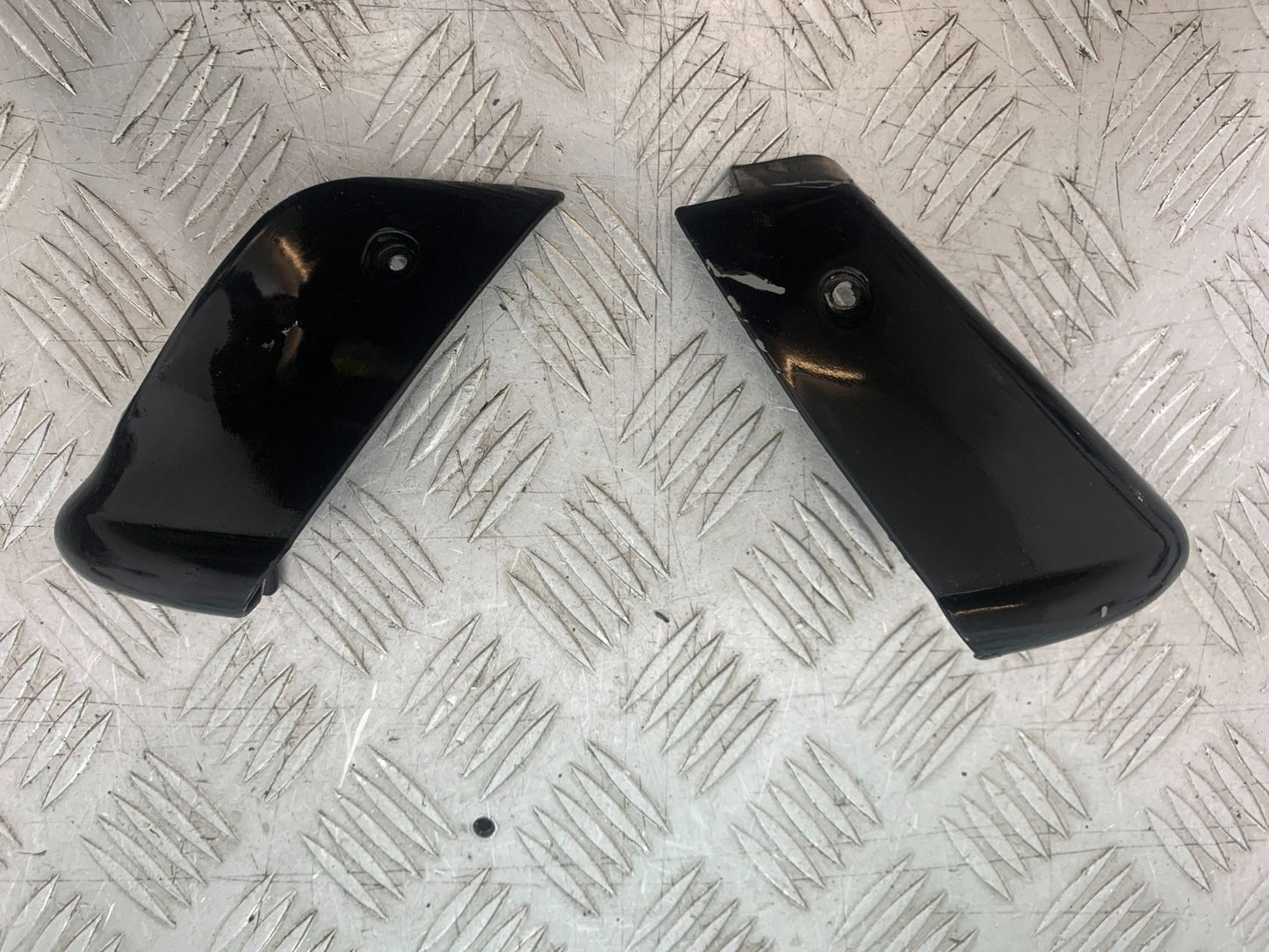 PIAGGIO VESPA GTS 125 LEFT & RIGHT INFILLS  YEAR 2009-14  (CMB1261)
