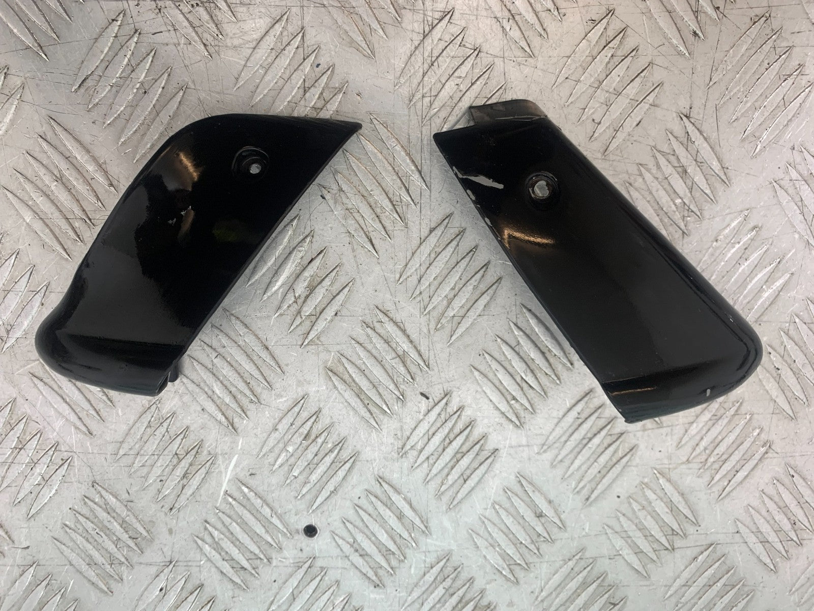 PIAGGIO VESPA GTS 125 LEFT & RIGHT INFILLS  YEAR 2009-14  (CMB1261)
