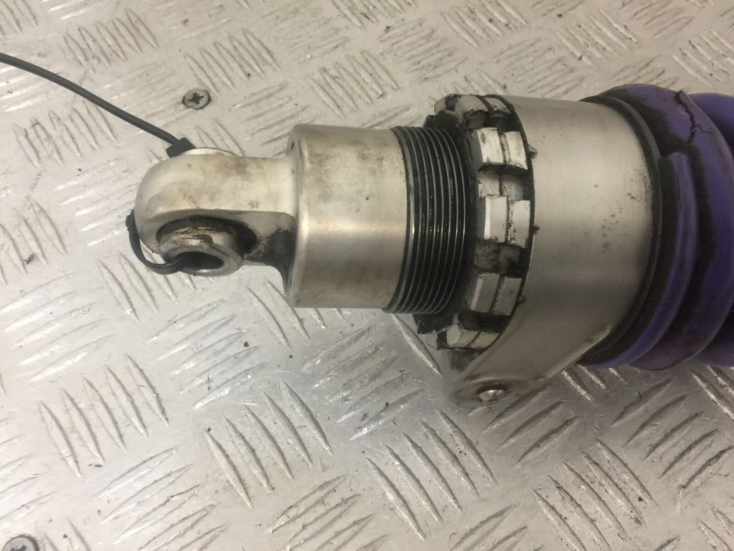 TRIUMPH 955i TIGER AFTERMARKET REAR SHOCK  YEAR 2001-2006 (STOCK 818)