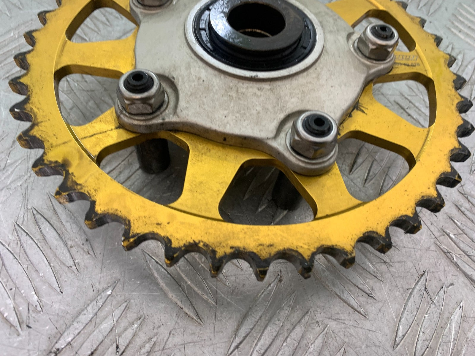 APRILIA TUONO 1000 V4 SPROCKET CARRIER  YEAR 2013-2014 (CMB1239)
