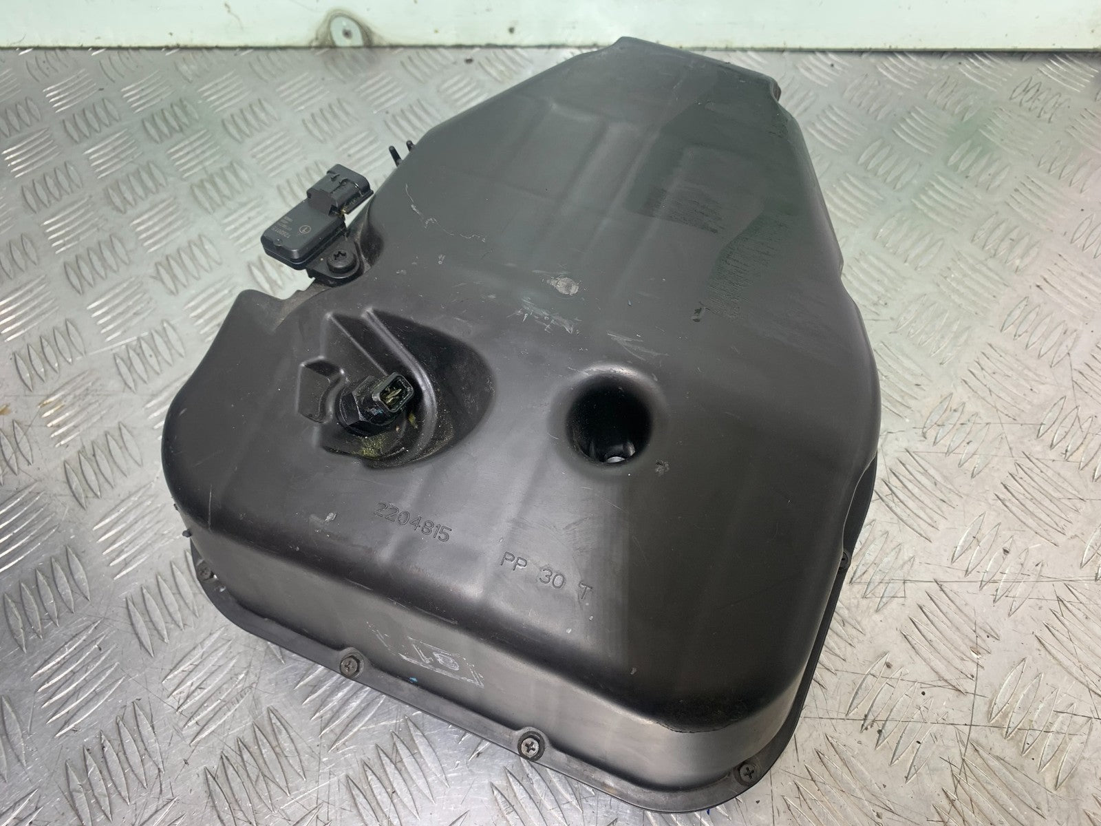 TRIUMPH 1050 SPRINT ST AIRBOX  YEAR 2004-2007 (CMB1197)
