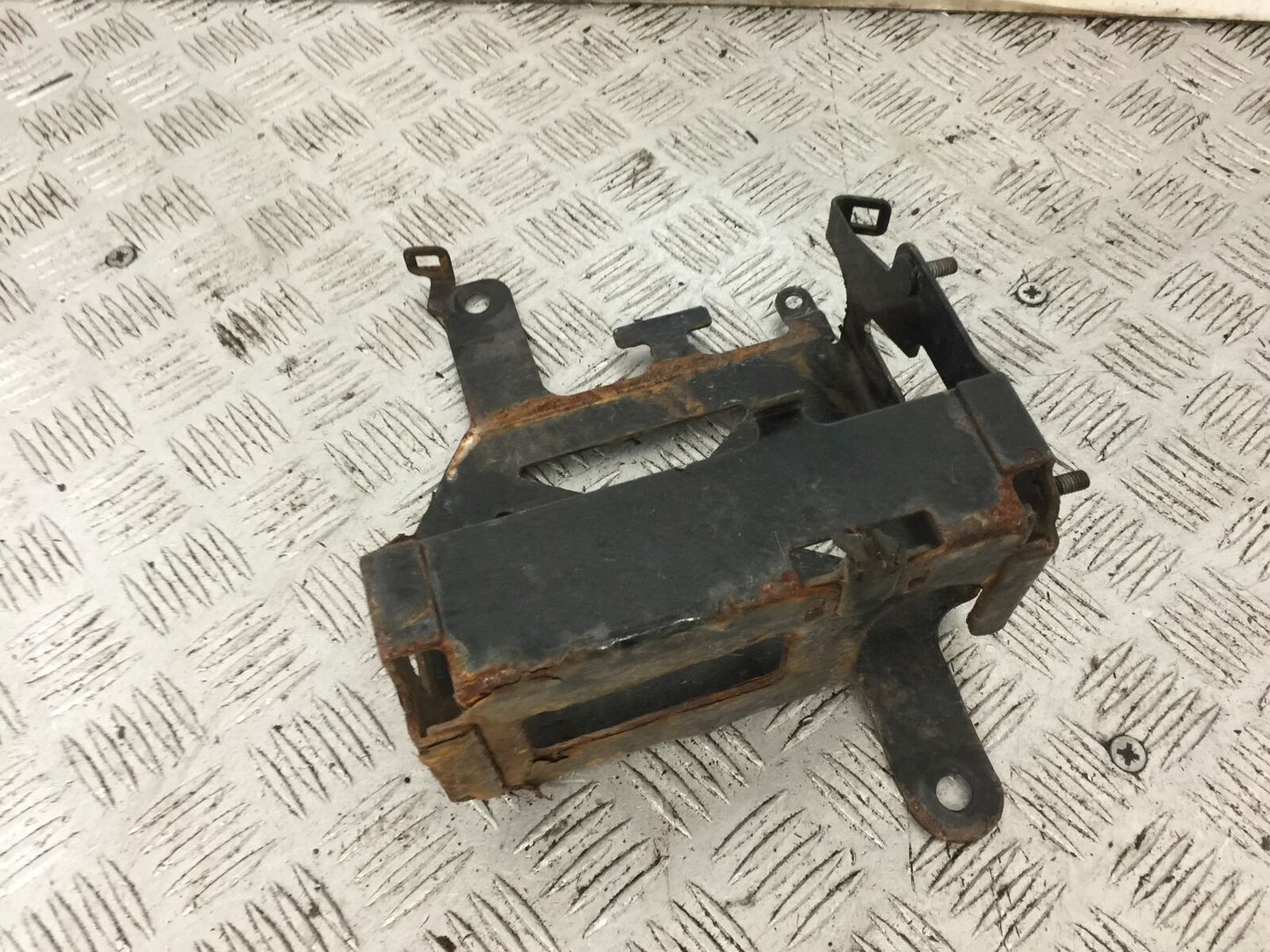 VICTORY V92 C BATTERY BOX  YEAR 2004 (STOCK 765)