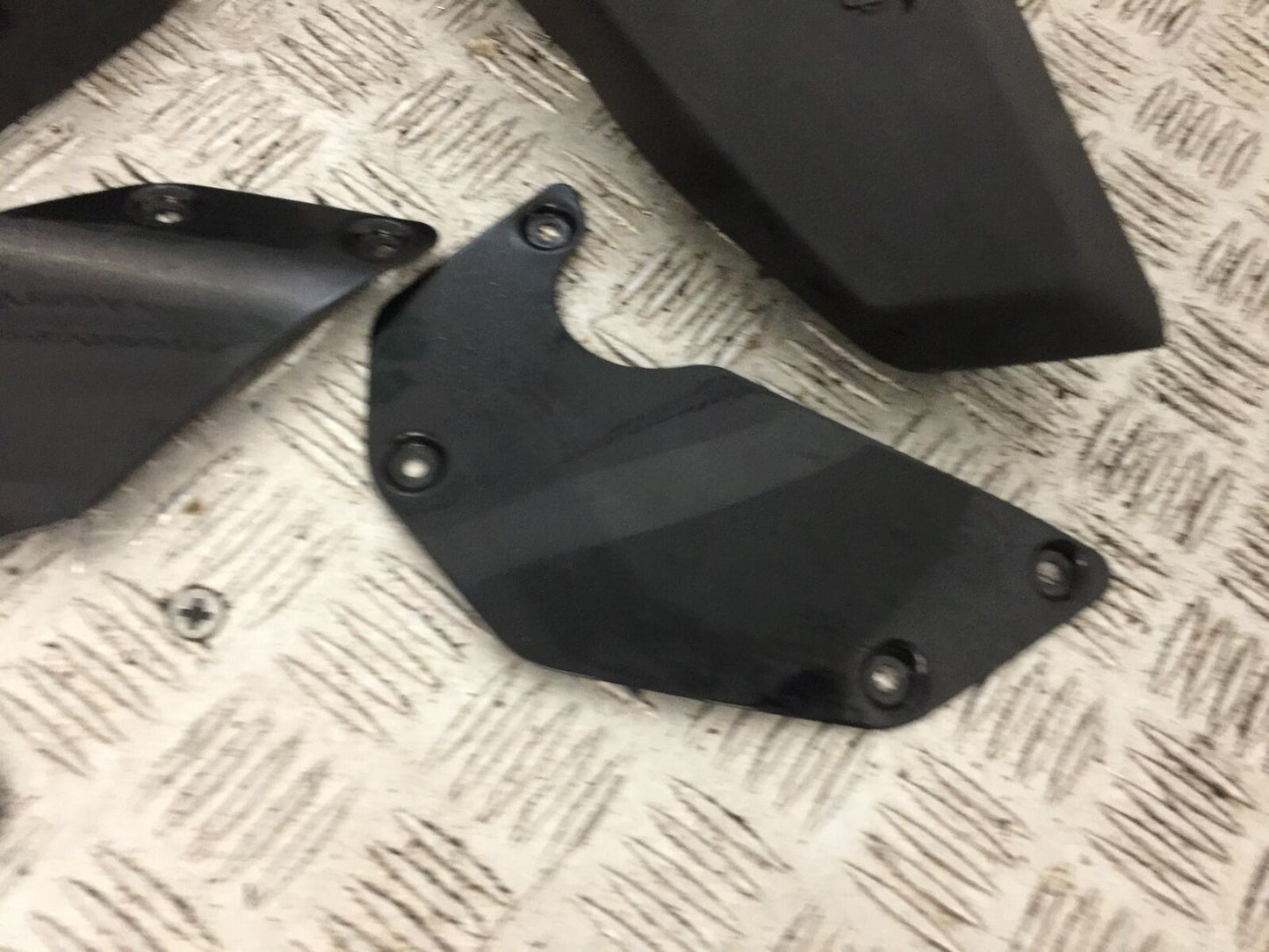 KAWASAKI VN 650 VULCAN LEFT & RIGHT INFILLS  YEAR 2017-2021 (STOCK 811)
