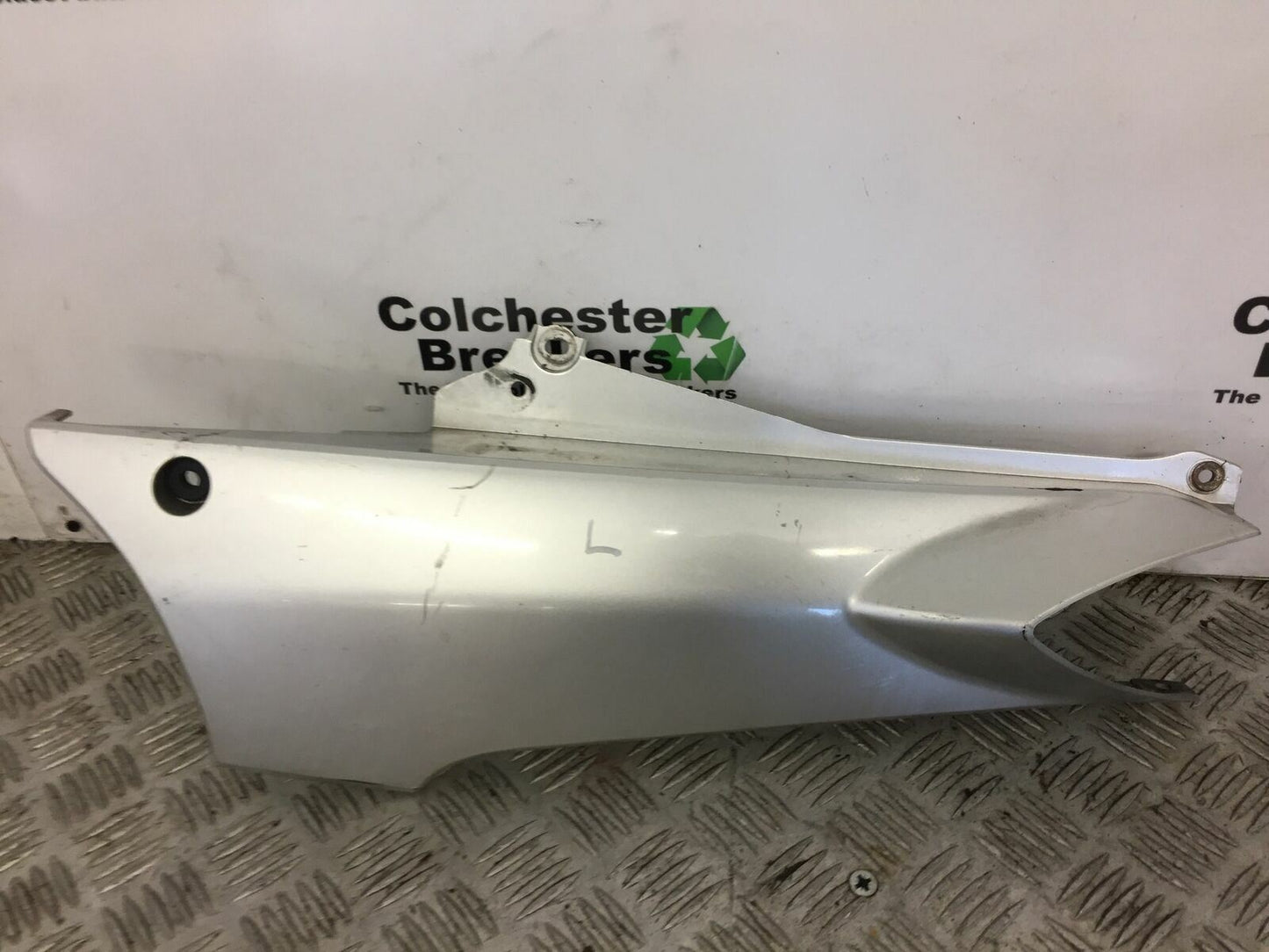 YAMAHA FJR1300 FJR 1300 LEFT SEAT PANEL  YEAR 2002