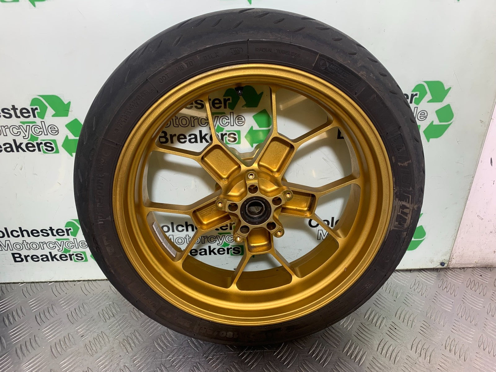 APRILIA RSV1000 R FACTORY OZ REAR WHEEL   2004-09 (CMB1203)