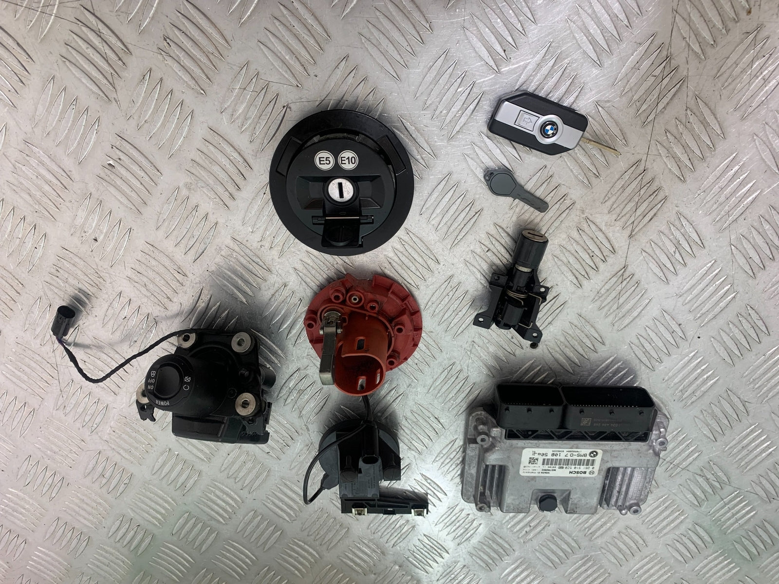 BMW M1000 R ECU LOCKS KEY  YEAR 2023-2024 (CMB1140)