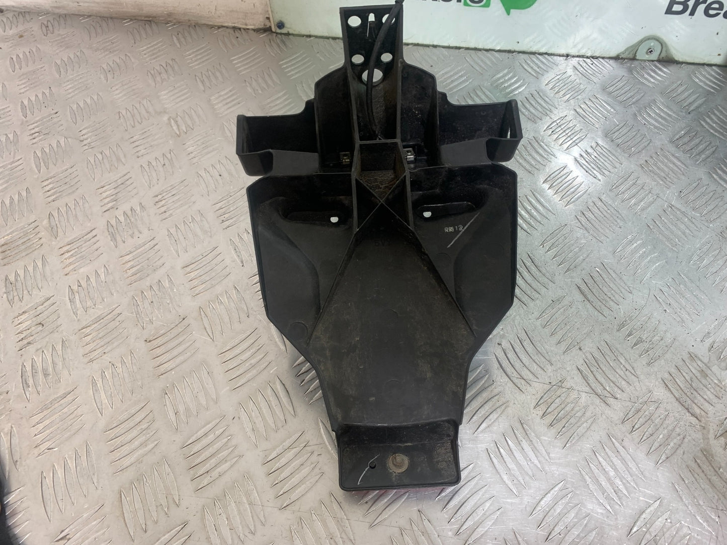 YAMAHA YZF R1 REAR MUDGUARD YEAR 2004-2006 (CMB1155)