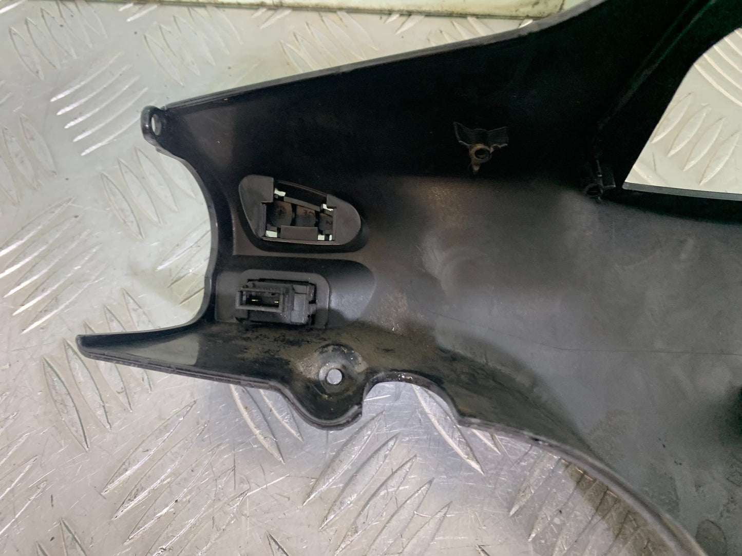 PIAGGIO VESPA LXS S 50 CLOCKS SURROUND & SWITCHES    YEAR 2007-2016 (CMB1290)