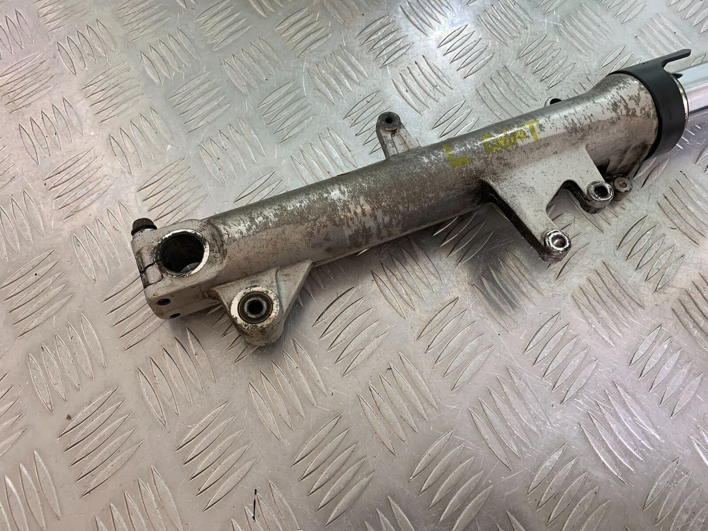 HONDA CBR1100 BLACKBIRD LEFT FORK  (BENT) YEAR 1996-1998 (CMB1017)