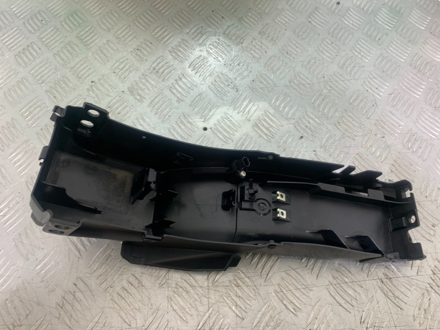 YAMAHA YZF R7 UNDERTRAY  YEAR 2022-2025 (CMB1255)