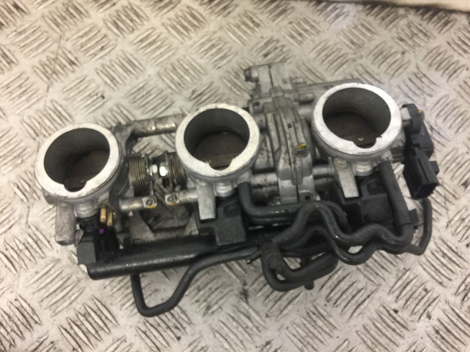 TRIUMPH TROPHY 1215 SE THROTTLE BODIES  YEAR 2012-2017 (STOCK 567)