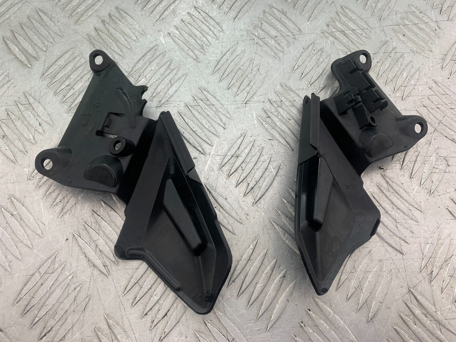 TRIUMPH 675 STREET TRIPLE RX LEFT AND RIGHT INFILLS  2015-2017 (CMB1299)
