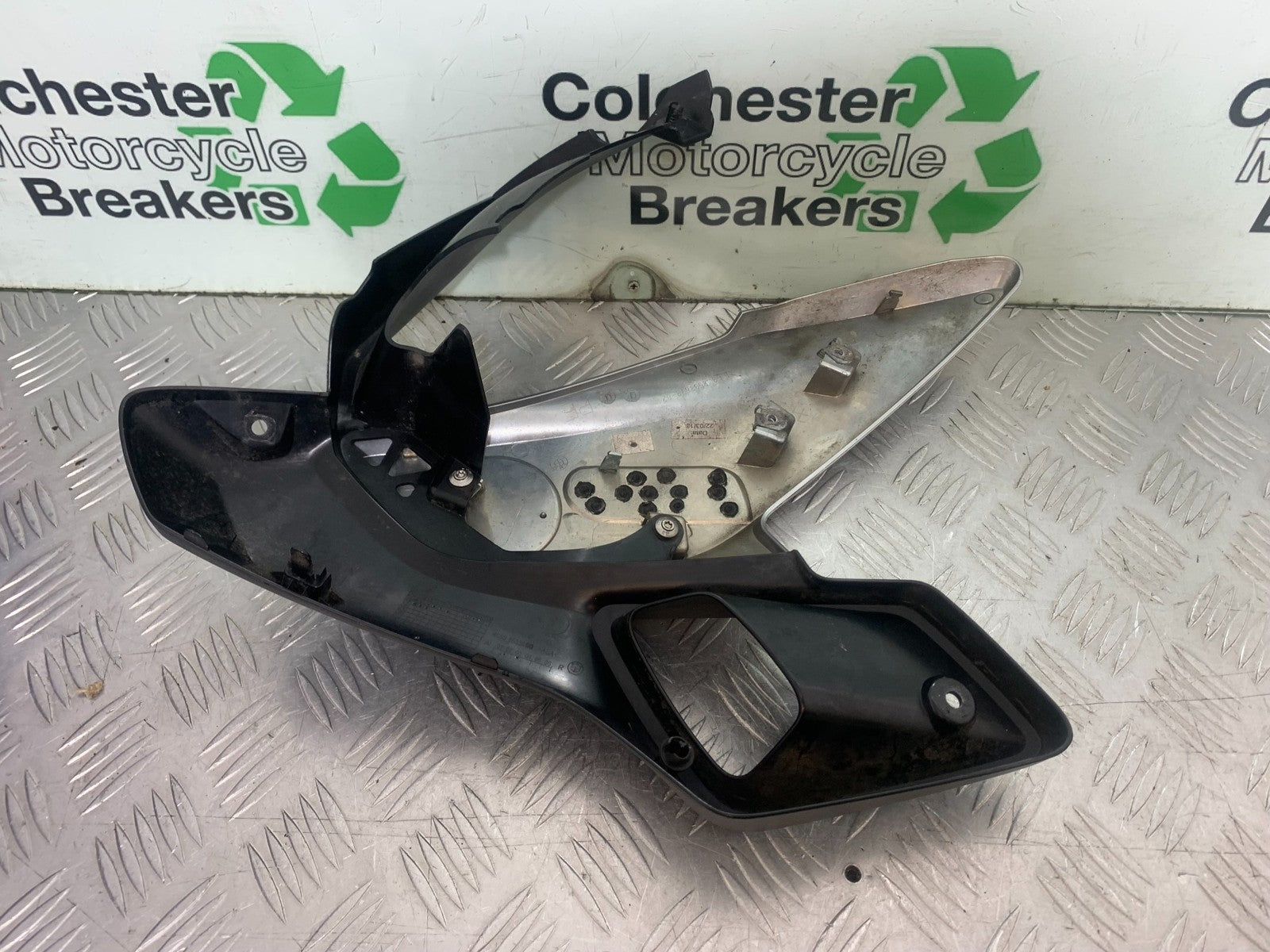 BMW R1200 R 1200 GS RIGHT SIDE FAIRING   YEAR 2013-2016 (CMB1257)