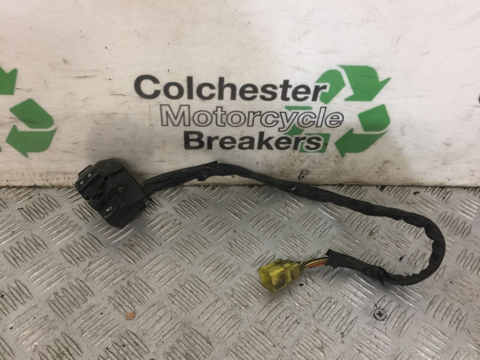 SUZUKI GSX1400 GSX 1400 LEFT SWITCH   YEAR 2003 (STOCK 848)