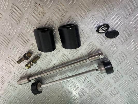 APRILIA SL750 SL 750 SHIVER CRASH BOBBINS   YEAR 2012 (CMB1074)