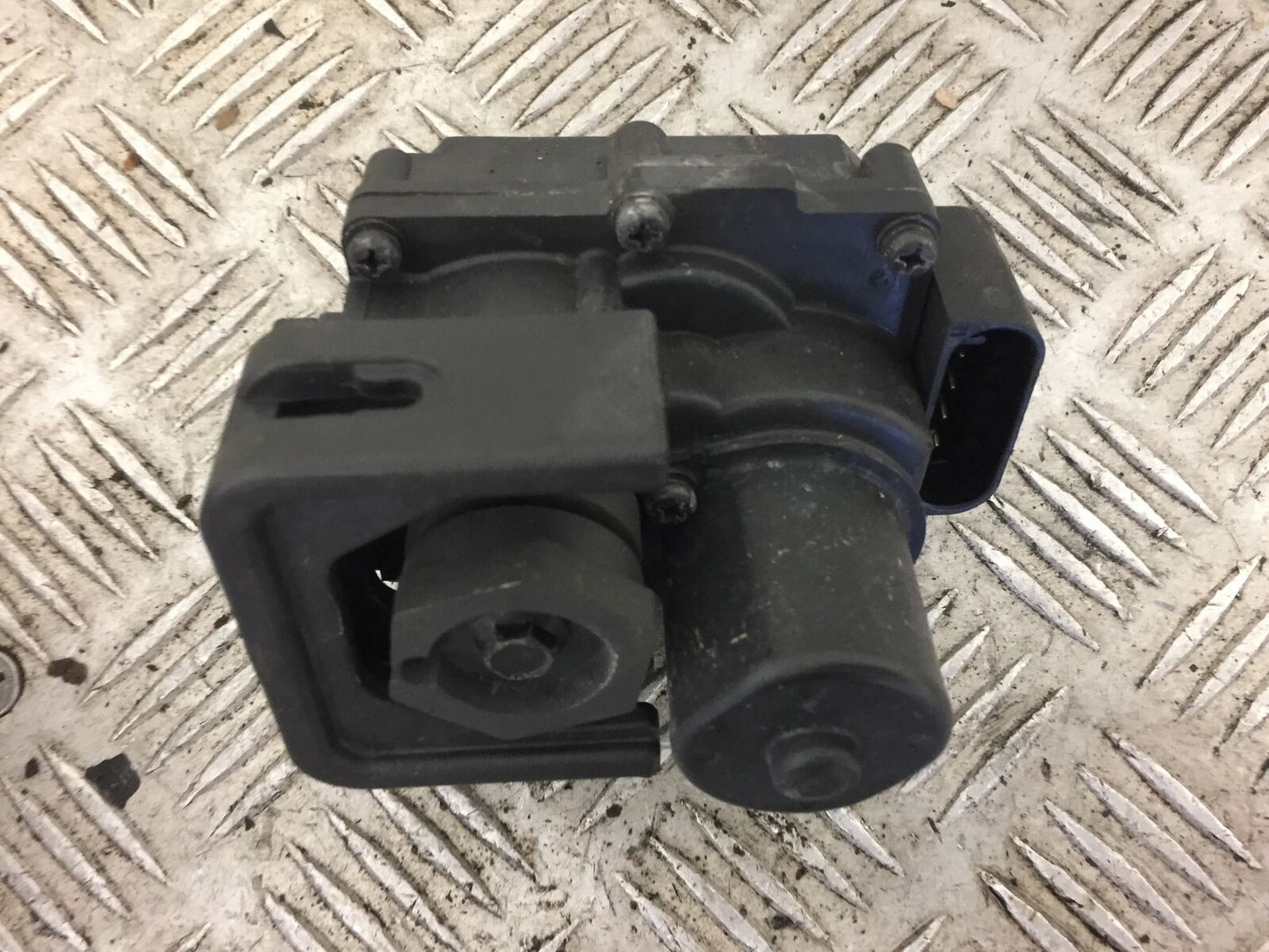 HARLEY DAVIDSON FXDC DYNA SUPER GLIDE EXHAUST SERVO MOTOR  YEAR 2012 STOCK 436