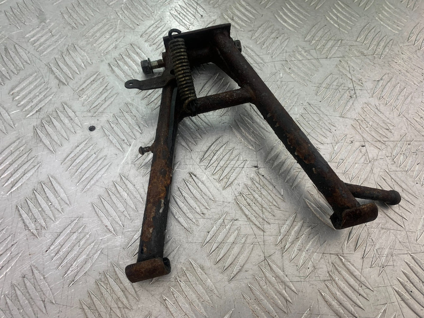 SUZUKI GP100 GP 100 CENTER STAND  YEAR 1978-1988 (CMB1259)
