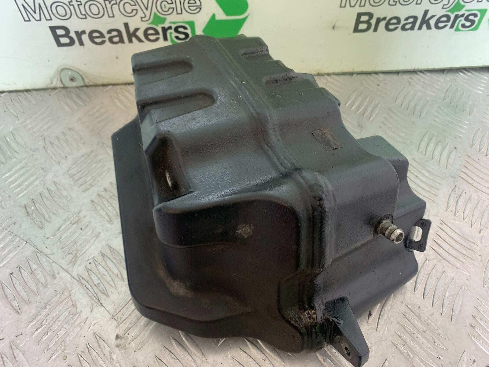 KTM 990 SUPERMOTO T OIL TANK YEAR 2010-2011  (CMB1127)