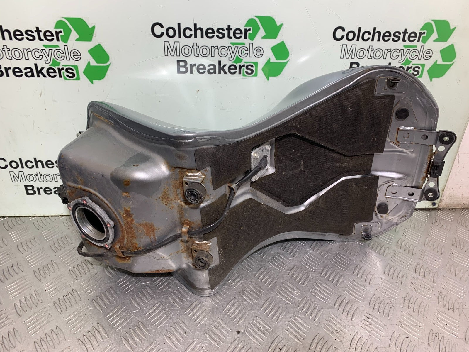 KAWASAKI GTR1400 GTR 1400 PETROL TANK  YEAR 2007-2009 (CMB1306)