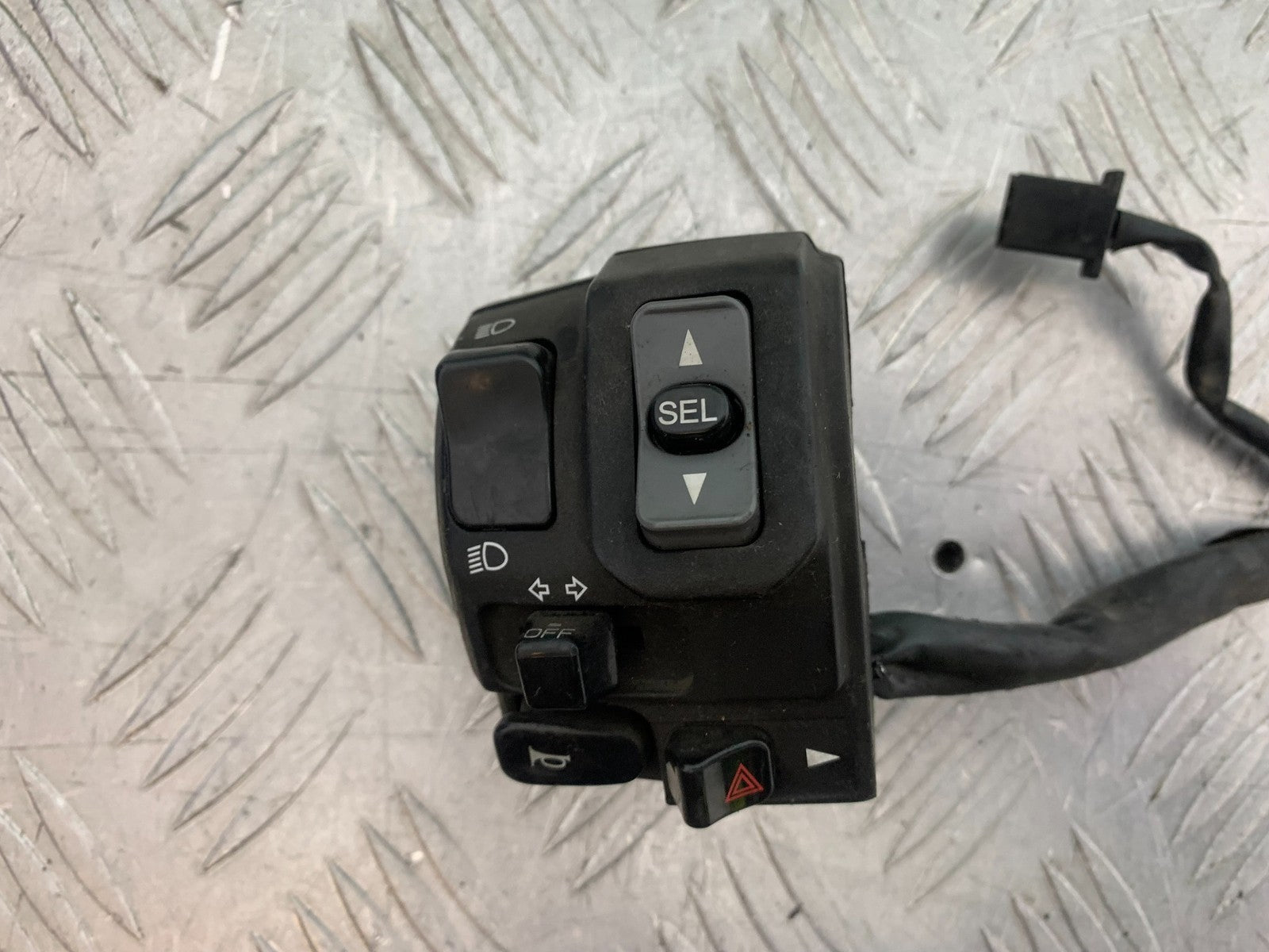 KAWASAKI Z1000 SX LEFT SWITCH GEAR   YEAR 2014-16 (CMB1264)
