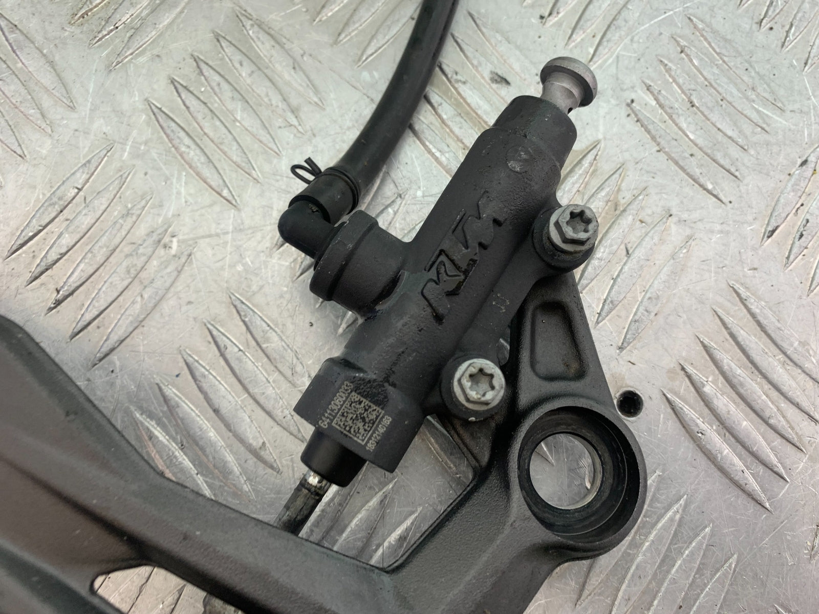 KTM 790 DUKE FRONT RIGHT HANGER  YEAR 2018-2021  (CMB11150)