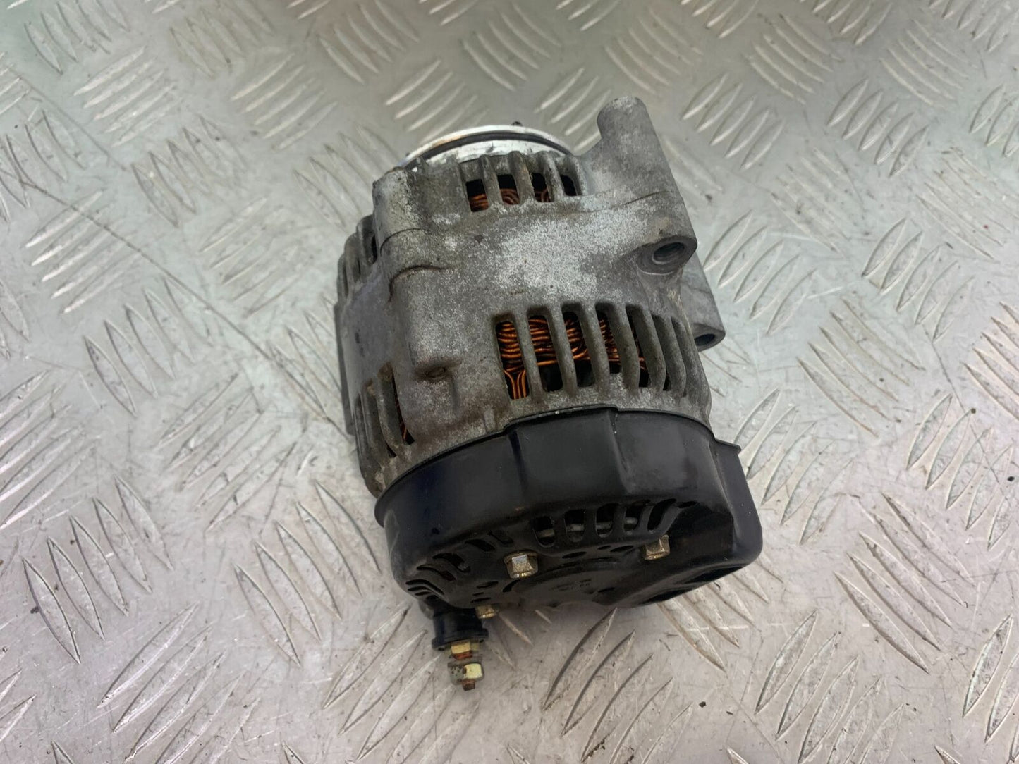 TRIUMPH 955i SPRINT ST ALTERNATOR   YEAR 1999-2004 (CMB1124)