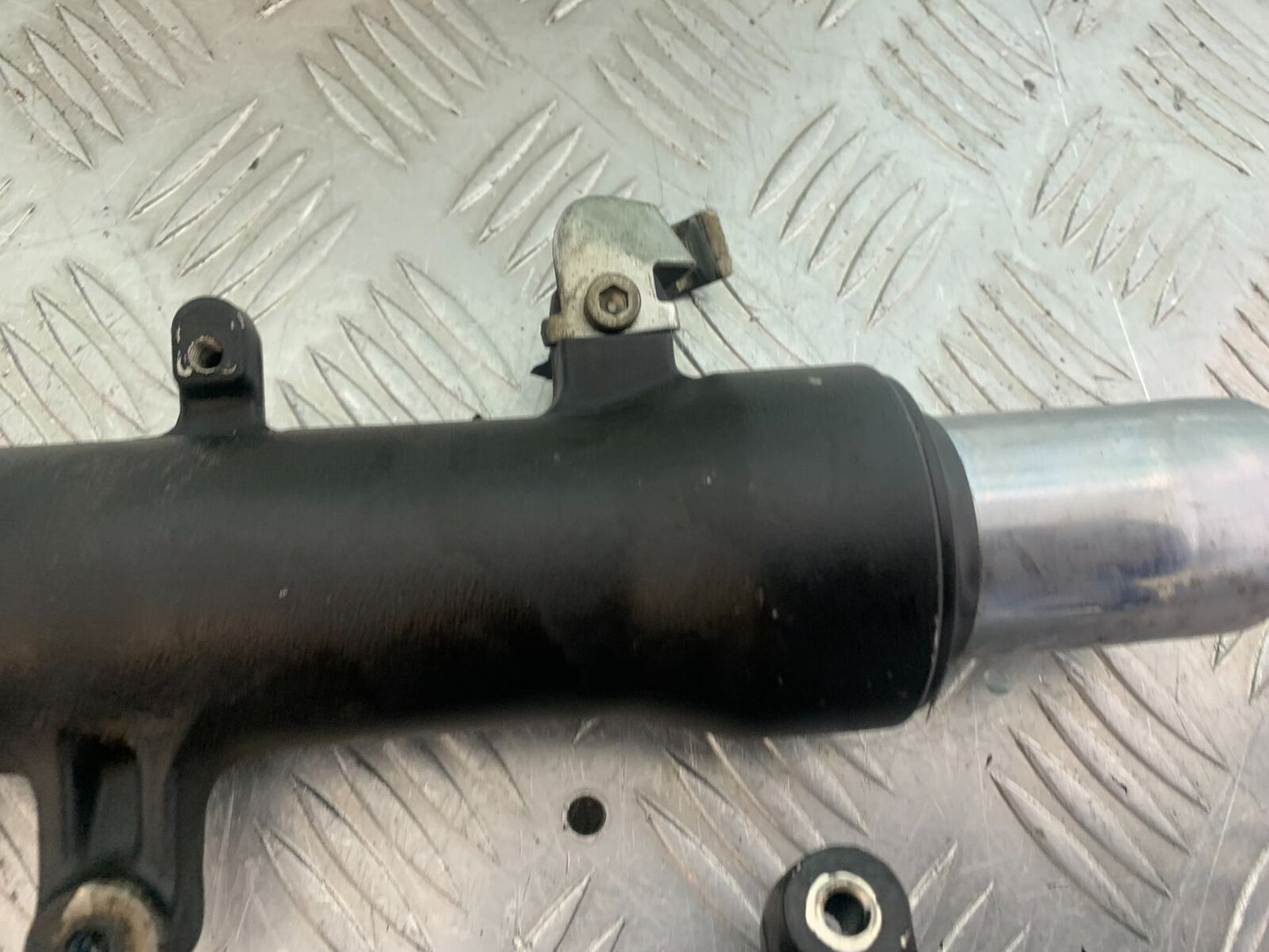 SUZUKI DL 650 V-STROM FORK BOTTOMS YEAR 2020 (CMB1117)