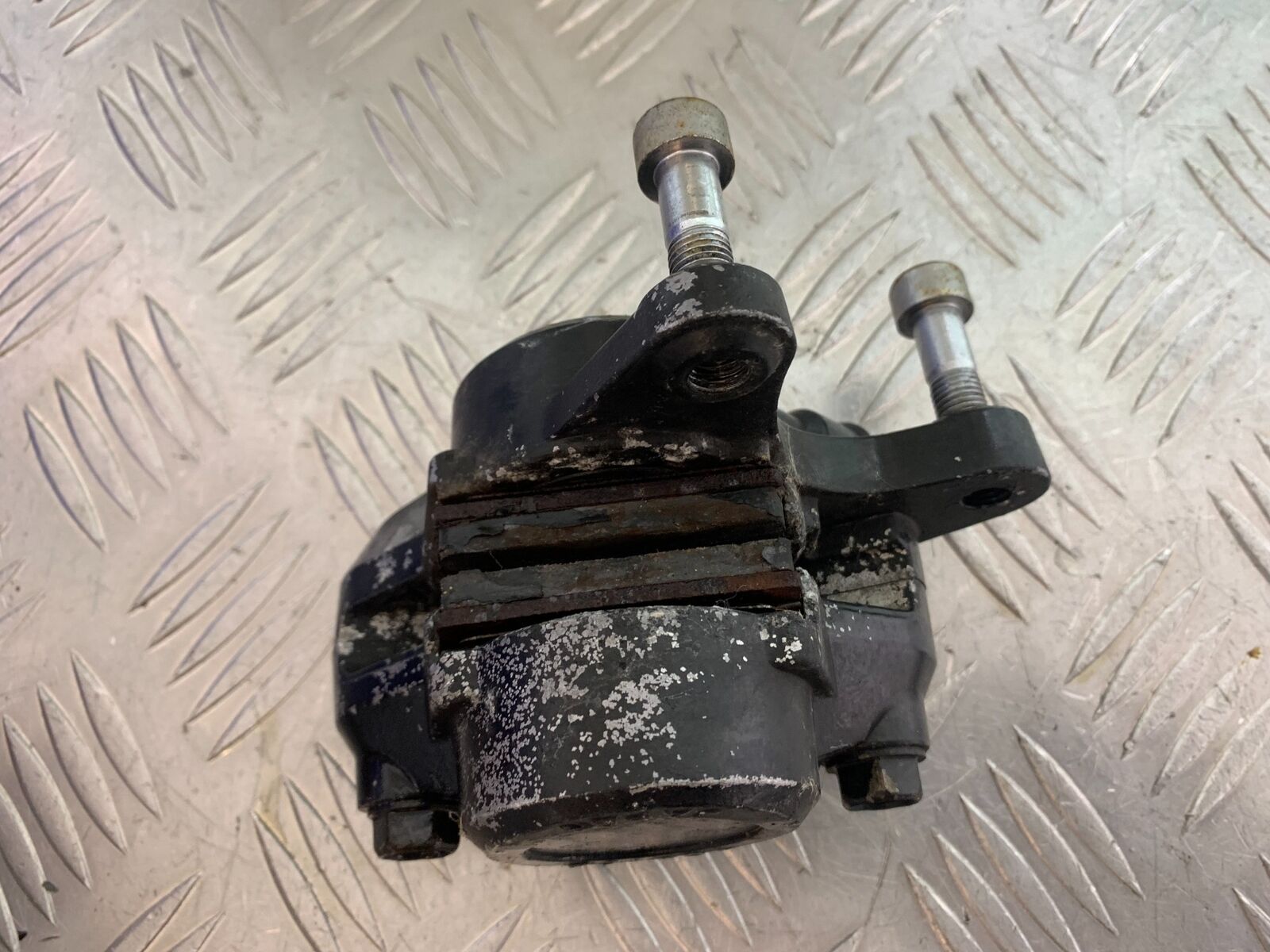 SUZUKI VS1400 VS 1400 INTRUDER FRONT BRAKE CALIPER  YEAR 1988 (CMB1077)