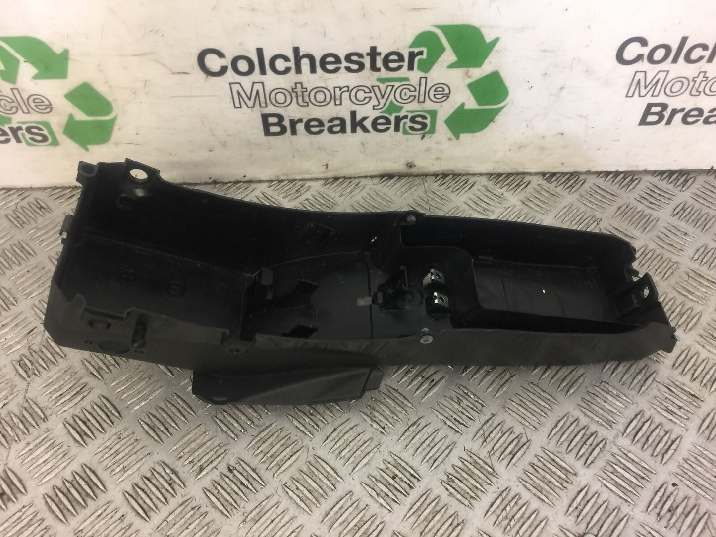 YAMAHA MT07 MT-07 UNDERTRAY YEAR 2014 (STOCK 467)