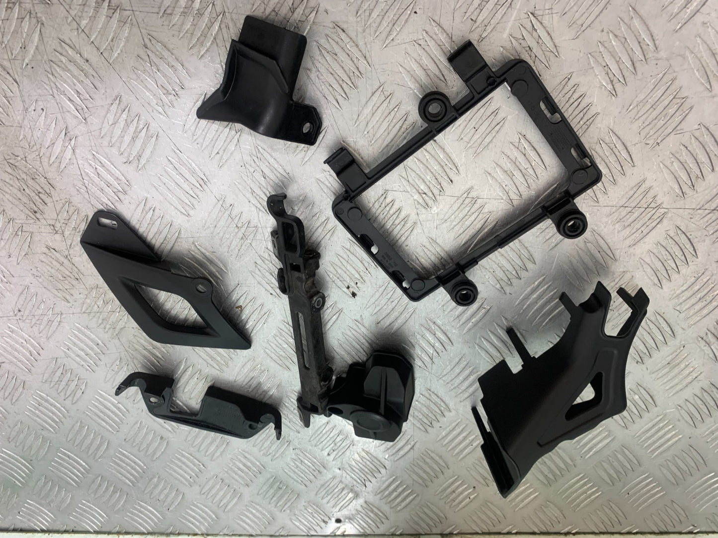APRILIA TUONO 1000 V4R INFILL PANELS YEAR 2011-13  (CMB1331)