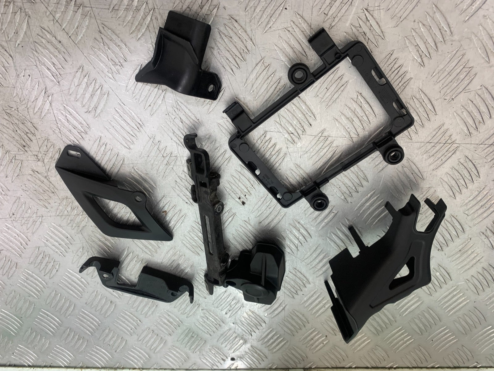 APRILIA TUONO 1000 V4R INFILL PANELS YEAR 2011-13  (CMB1331)