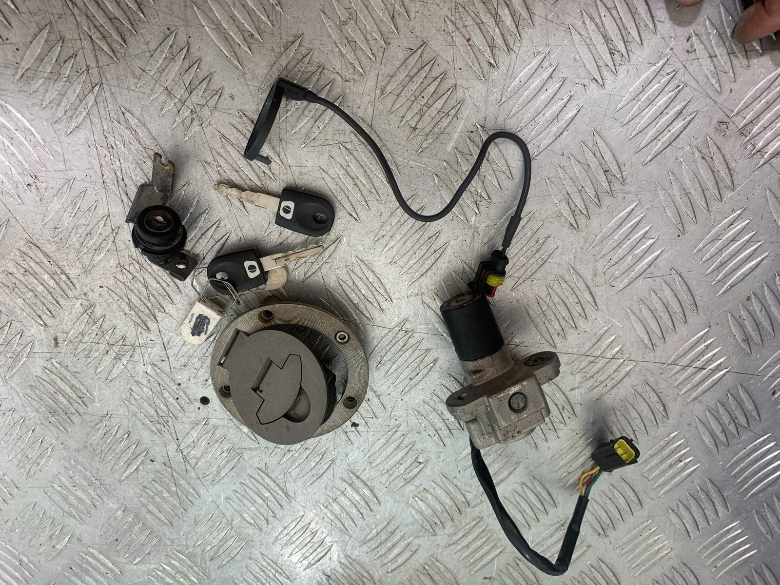 DUCATI 848 ECU LOCKS KEYS  YEAR 2008-2010 (CMB1323)