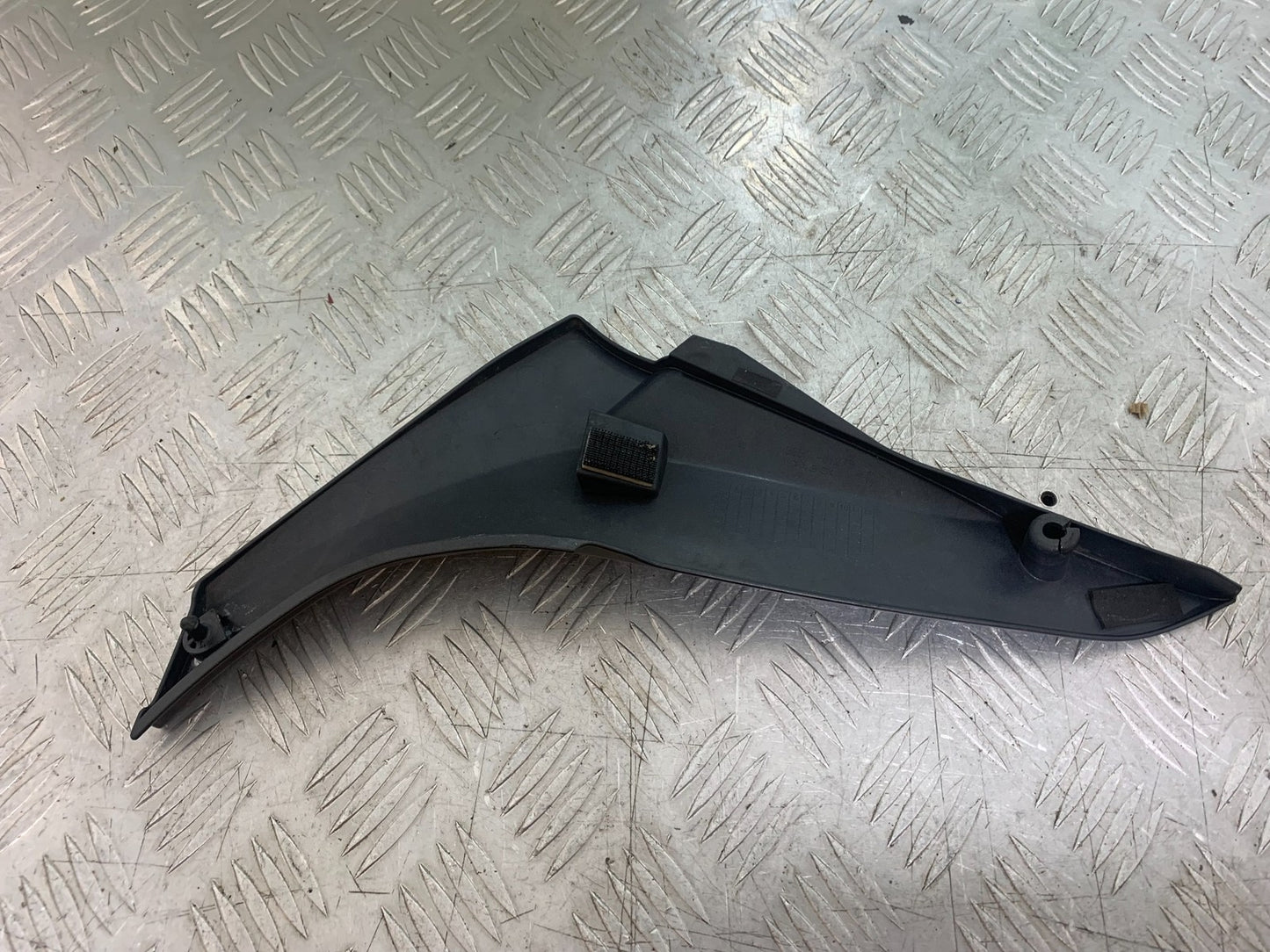 KAWASAKI ZX10R ZX10 R RIGHT INFILL PANEL  2008-2010 (CMB1206)